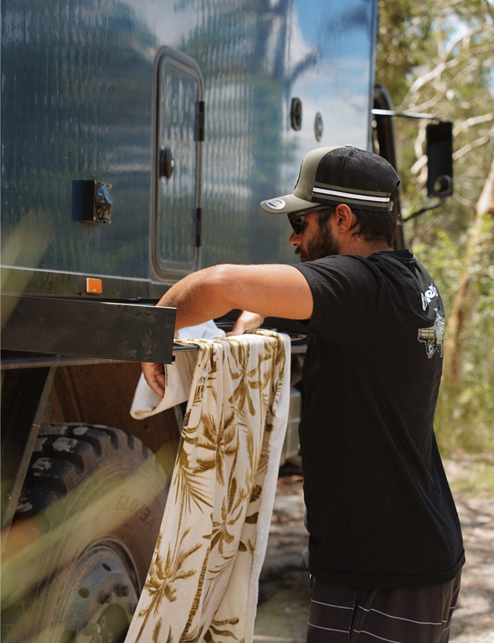RV/Caravan Mounted Drying Rack - Foldable Indoor and Outdoor