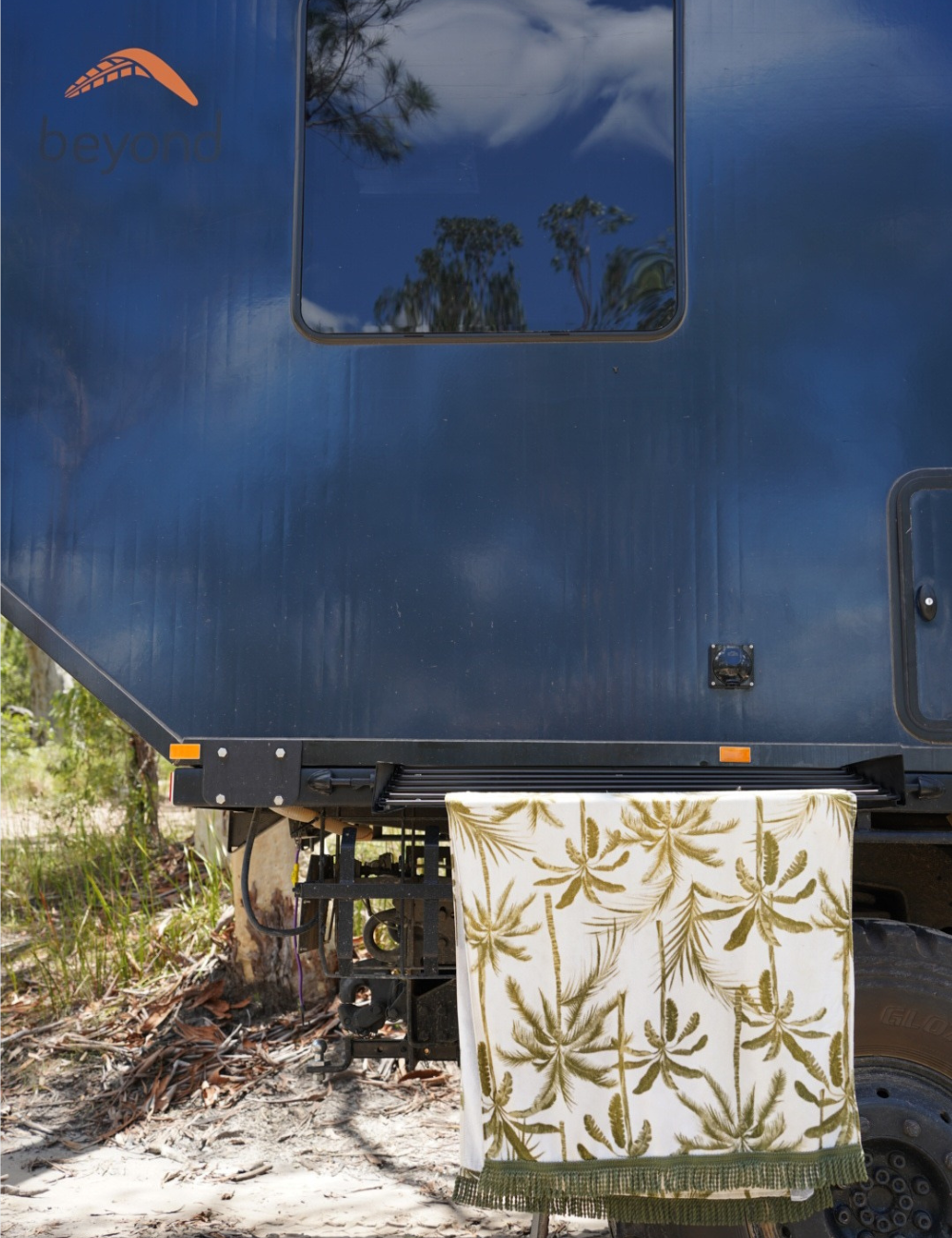 RV/Caravan Mounted Drying Rack - Foldable Indoor and Outdoor