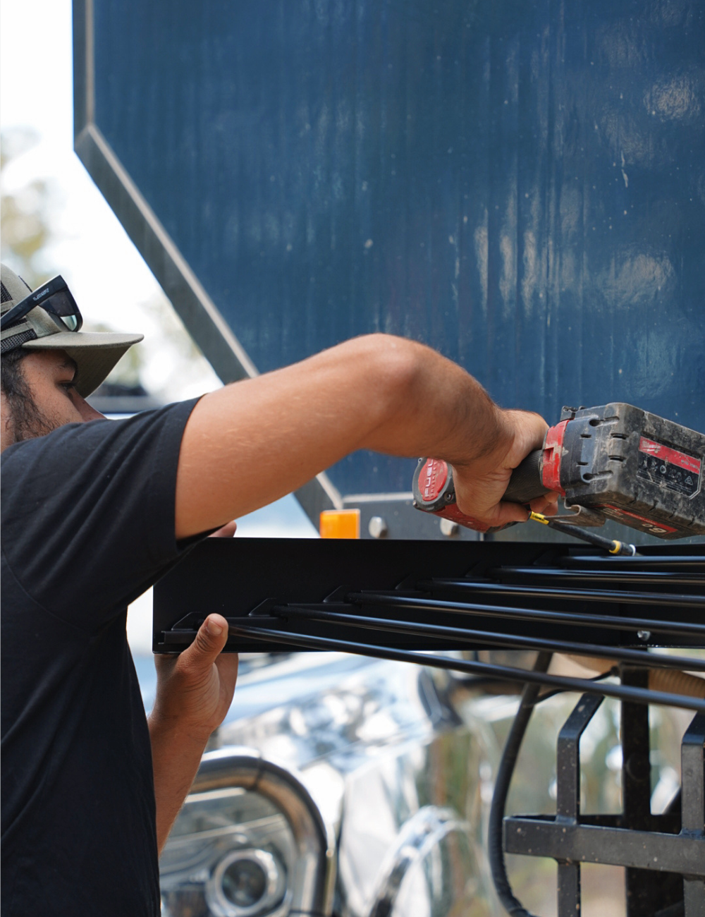 RV/Caravan Mounted Drying Rack - Foldable Indoor and Outdoor