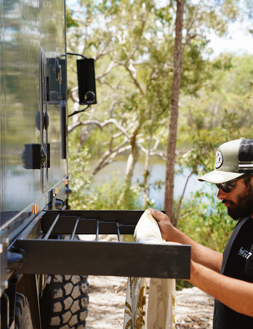 RV/Caravan Mounted Drying Rack - Foldable Indoor and Outdoor